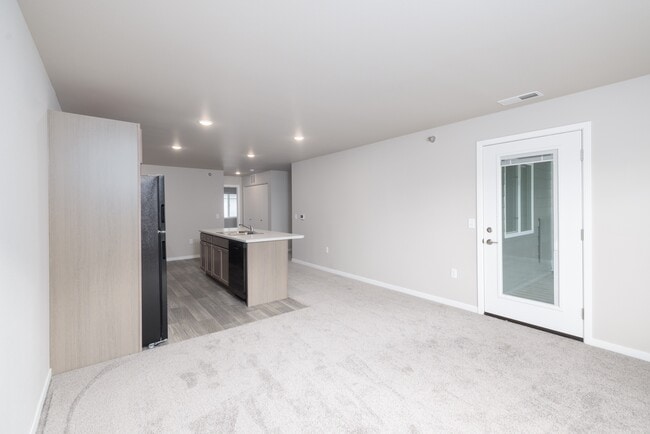 Golden Prairie, Mitchell, SD 57301 - photo 6