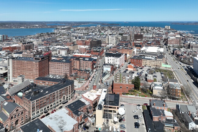 Downtown Portland is only a few miles away from Nasons Corner.