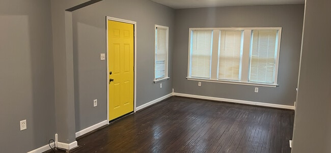 1550 Richard Gordon Hatcher Blvd unit A, Gary, IN 46404 - photo 7