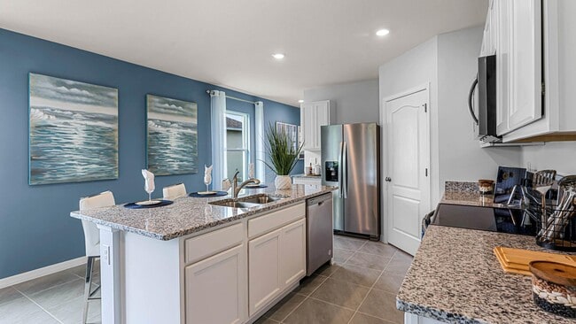 5253 Berry Bay Ave, Wimauma, FL 33598 - photo 4