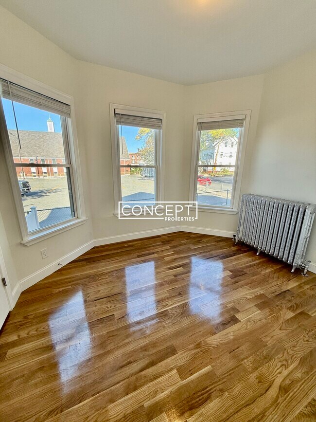 126 Chestnut St unit 1B, Lynn, MA 01902 - photo 2