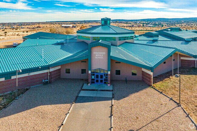 Edgewood Middle receives an A-minus-rating from Niche.