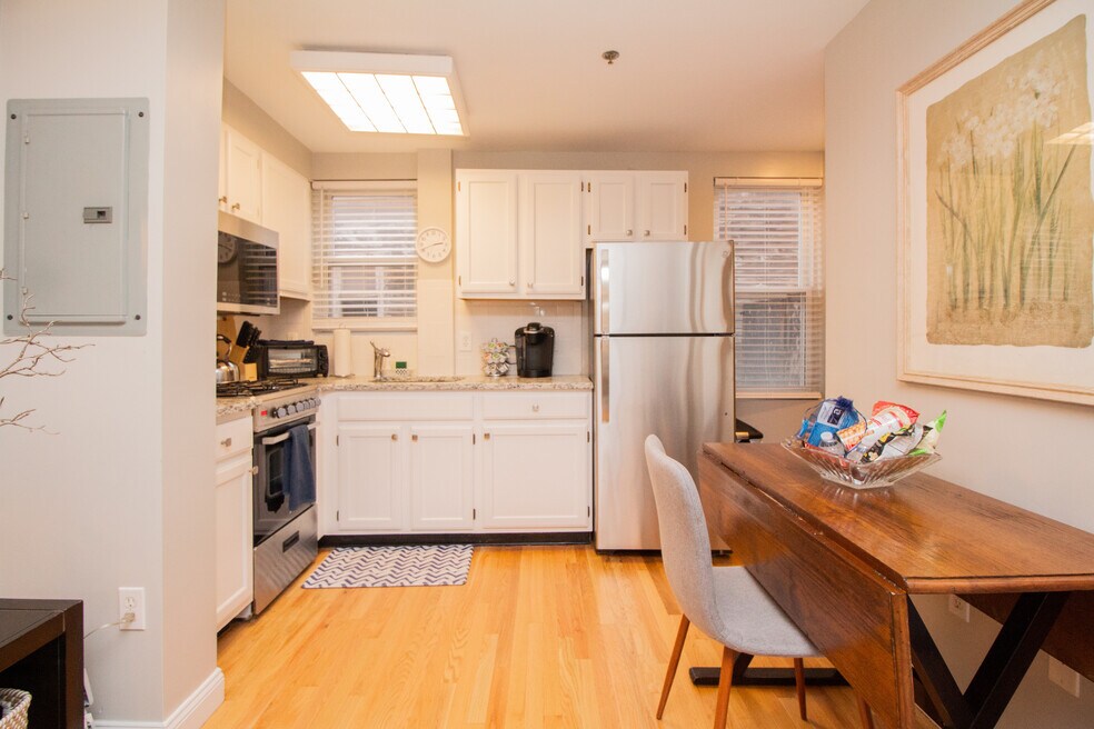 23 Jay St unit B, Cambridge, MA 02139 - photo 1