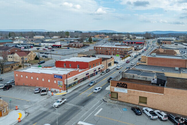 North Main Street is where you can find stores and boutiques of all shapes and sizes in Crossville.