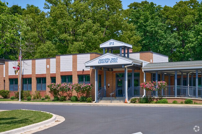 The Washington Grove Elementary School serves young students throughout the Montgomery county.