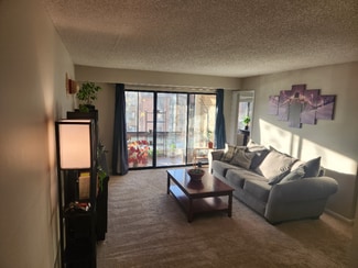 10210 Bushman Dr, Oakton, VA 22124