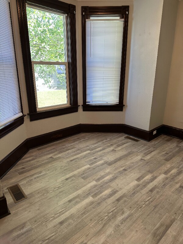 929 Redfield St, La Crosse, WI 54601 - photo 3