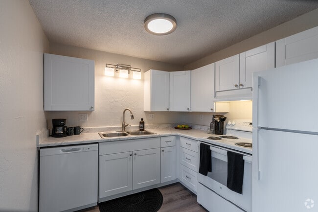 1BE, 1BA - 740SF - Kitchen