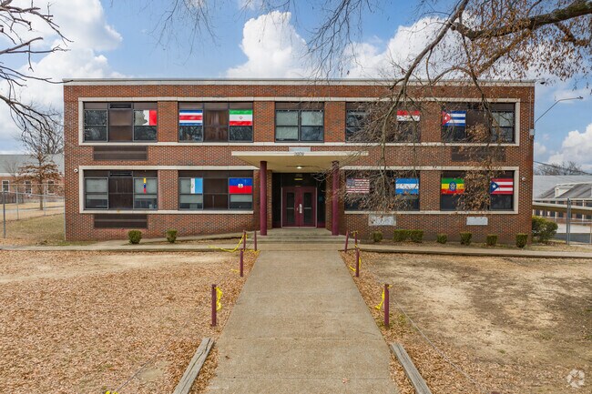 Kingsbury Middle School has a student-teacher ratio of 15-1.