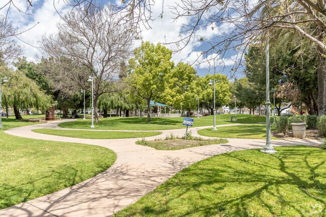 There are more than 5 parks in and around Magnolia Park.