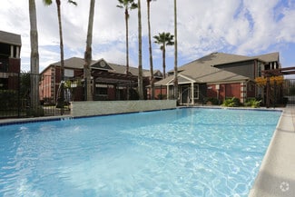 121 Clements St, Angleton, TX 77515