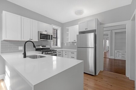 28 Glenville Ave unit 3, Allston, MA 02134 - photo 2