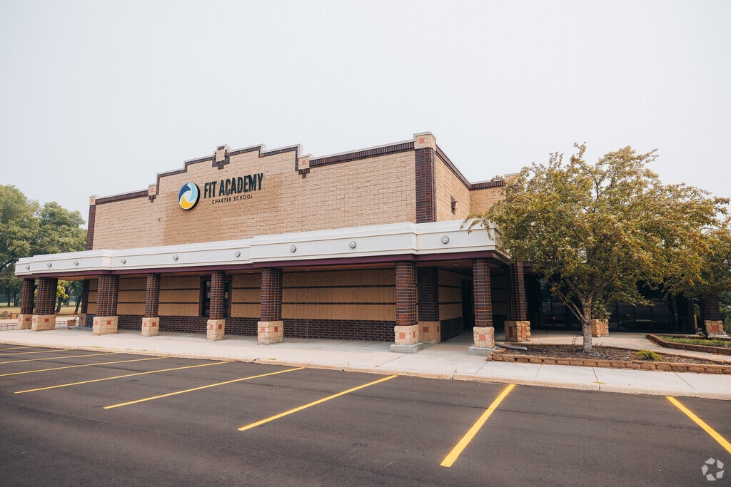 Main entrance to Fit Academy High School in Apple Valley, Apple Valley MN