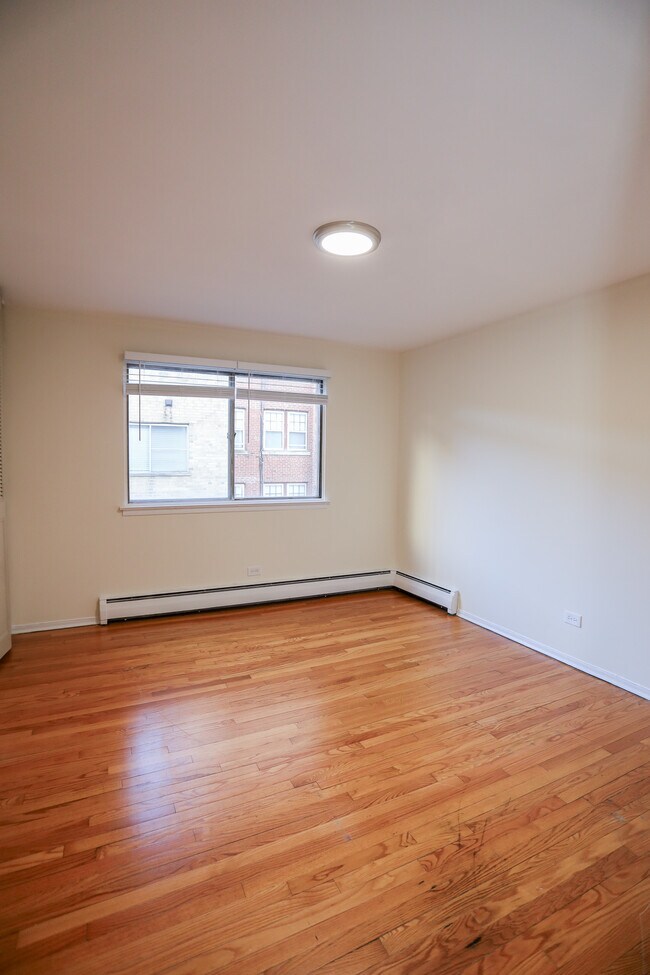 6166 N Winthrop Ave unit 301, Chicago, IL 60660 - photo 7