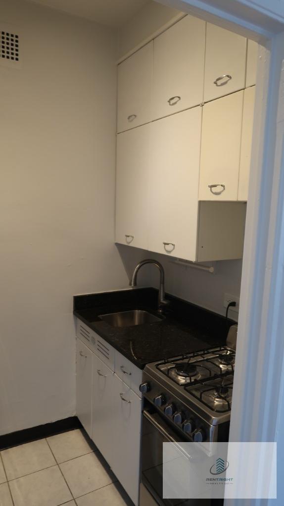 534 W Stratford Place unit 1105, Chicago, IL 60657 - photo 2