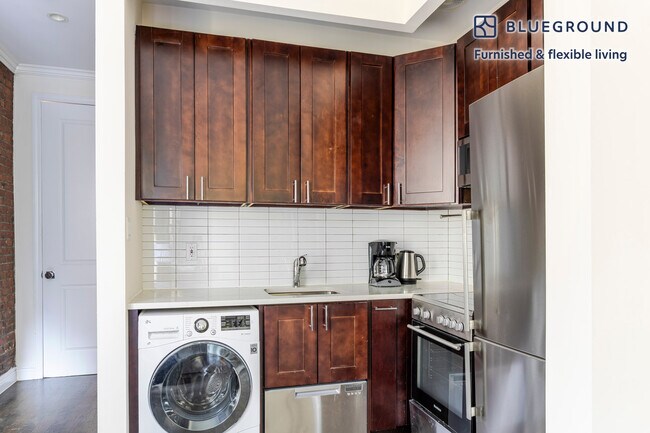 223 Mott St unit FL4-ID1974, New York, NY 10012 - photo 6