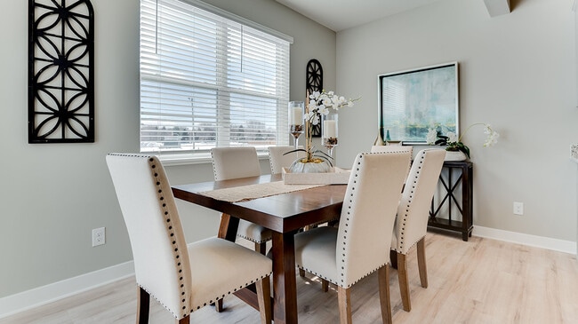 996 N South St, Wilmington, OH 45177 - photo 4