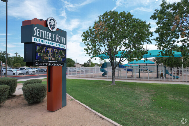 Settler's Point Elementary is located along Settler's Point Drive in Gilbert.