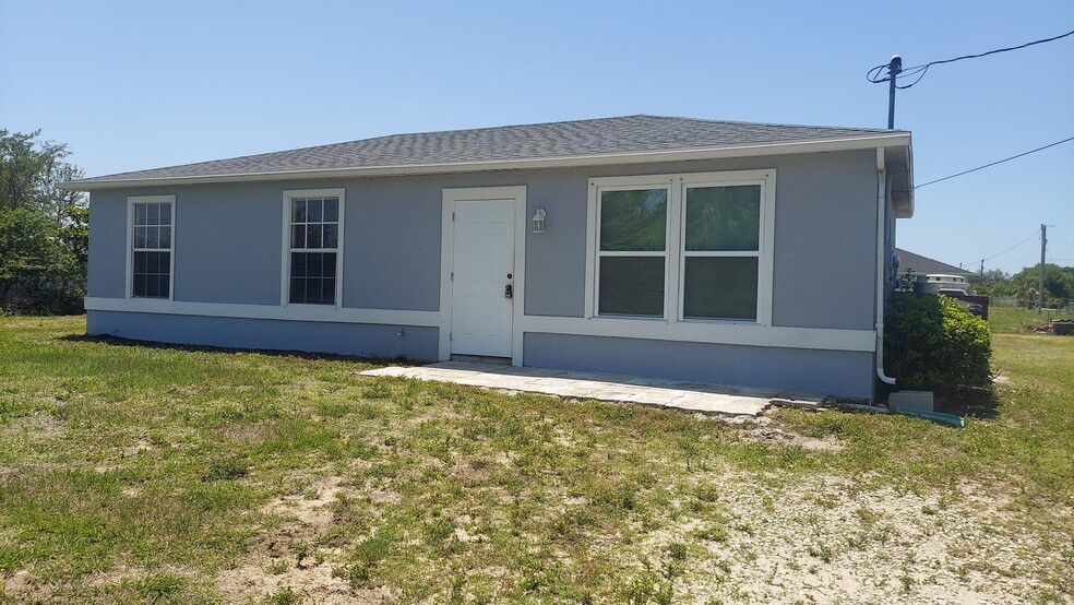 1408 Xelda Ave S, Lehigh Acres, FL 33976 - photo 1