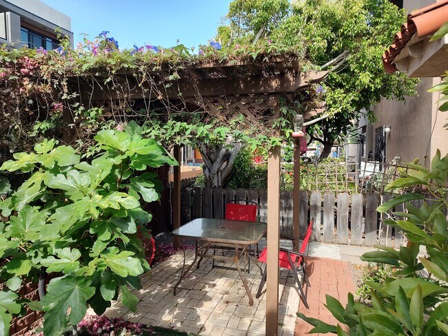 828 Island Ct unit LargeBeachstudio, San Diego, CA 92109 - photo 7