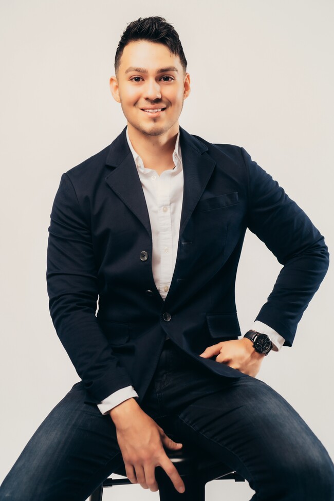 Agent Photo