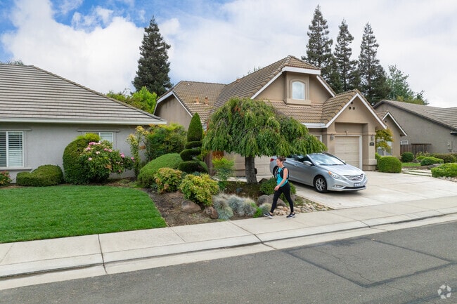 Woodbridge's suburban streets have many sidewalks for casual walks.