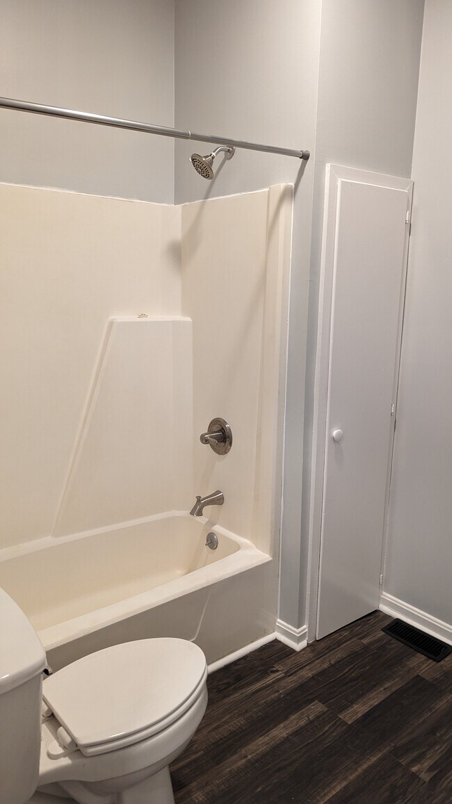 929 N Randolph Ave unit 2, Clarksville, IN 47129 - photo 6