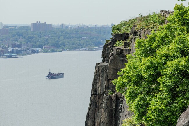 Visitors to State Line Lookout in the Palisades Interstate Park have spectacular views of the Hudson River.