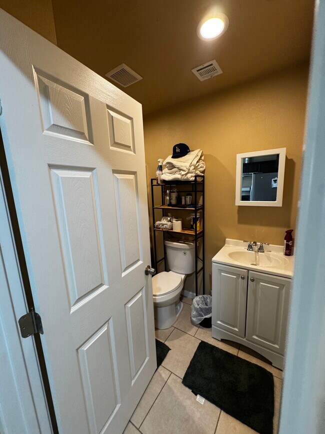 879 N Mountain View Ave unit 2, San Bernardino, CA 92401 - photo 7