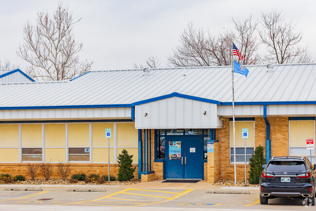 Kids are challenged to excel at East Side Elementary School.