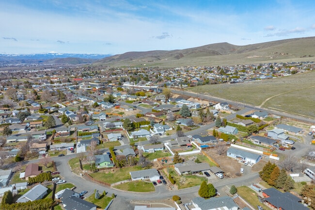 Look out over city of Yakima and the Yakima Valley from you property in Terrace Heights.