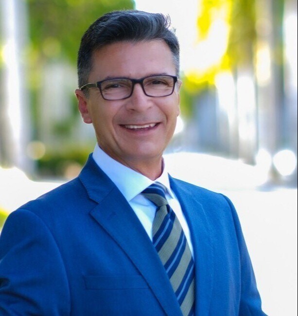 Ozzie Fernandez Real Estate Agent in Coral Gables, FL