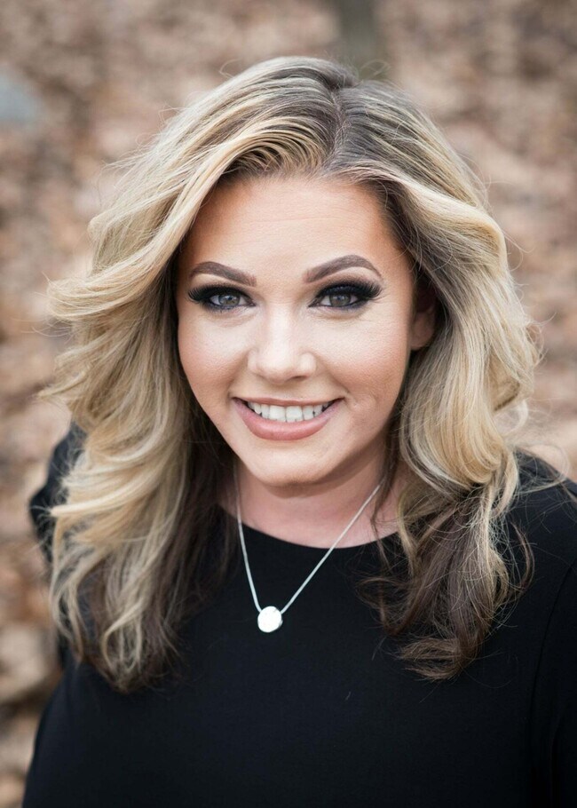 Cara Dumond