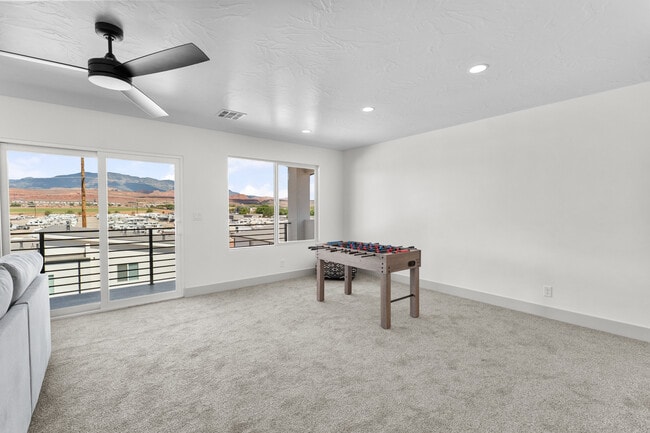 1033 E Coyote Crest Dr, Washington, UT 84780 - photo 2