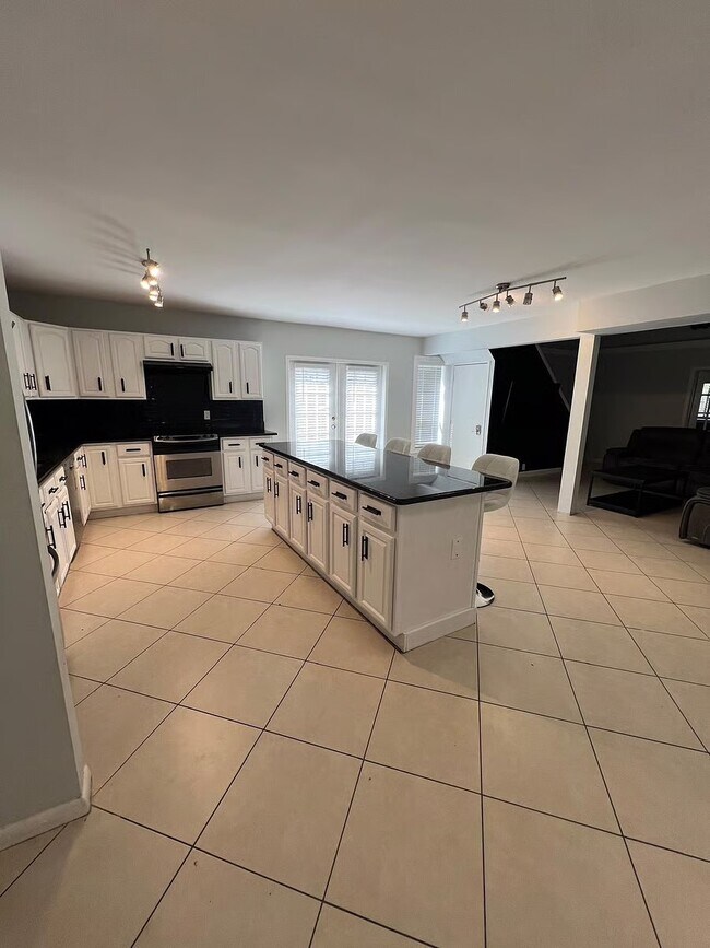 2417 Sundy Ave, Delray Beach, FL 33444