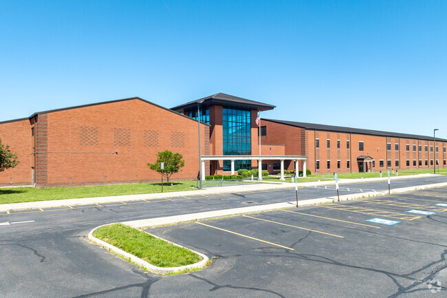 Holt Crossing Intermediate