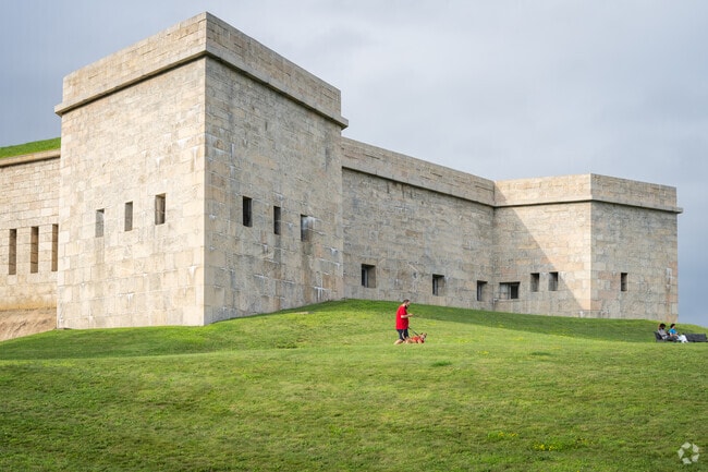 Explore Fort Trumbull State Park’s museum and canons with a bay view near Riverside.