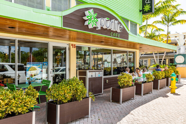 There is no shortage of dining options in downtown DelRay.