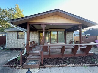 2527 Riverside Dr, South Bend, IN 46616