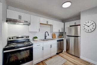 6514 Chaffee Rd, Des Moines, IA 50315