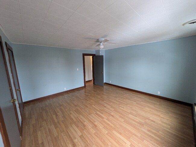 220 S 8th St unit 220.5, Coshocton, OH 43812 - photo 7