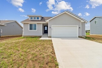 317 NE Chalet St, Elkhart, IA 50073