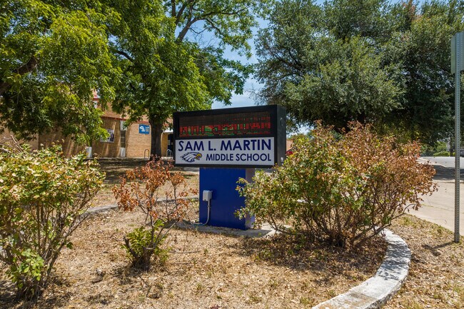 Welcome to Martin Middle School in East Cesar Chavez.