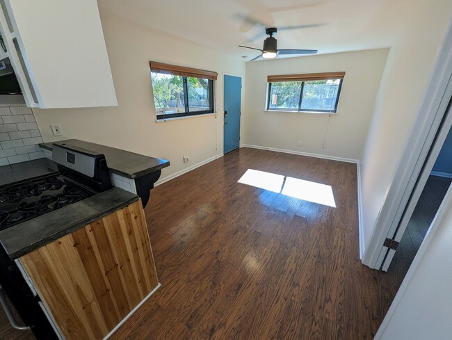 504 Long Bow Ln, Austin, TX 78704 - photo 2