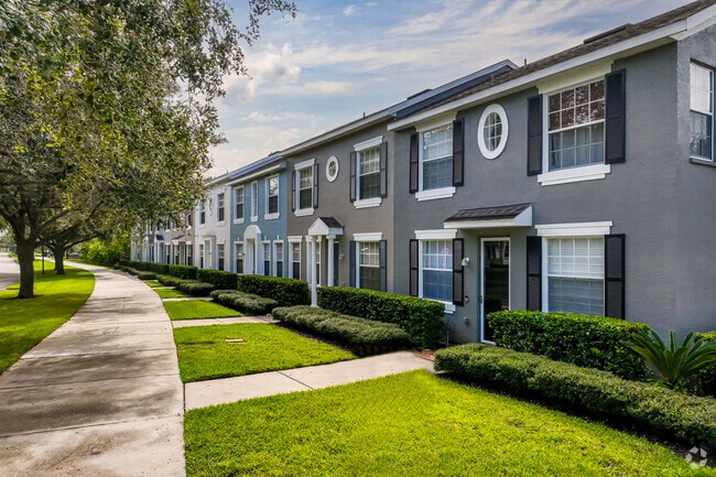 A row of townhomes on Avalon Park blvd.