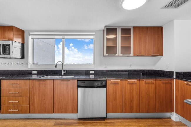 1800 Club unit 701, Miami, FL 33132 - photo 5