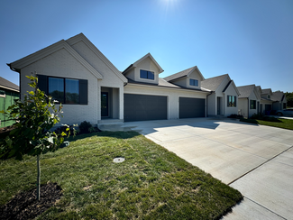 1437 SW Winthrop Dr, Lee's Summit, MO 64081