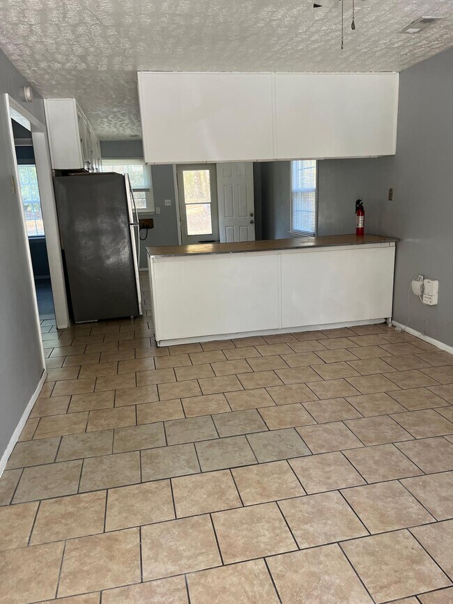 212 Preston Ave, Fayetteville, NC 28301 - photo 7