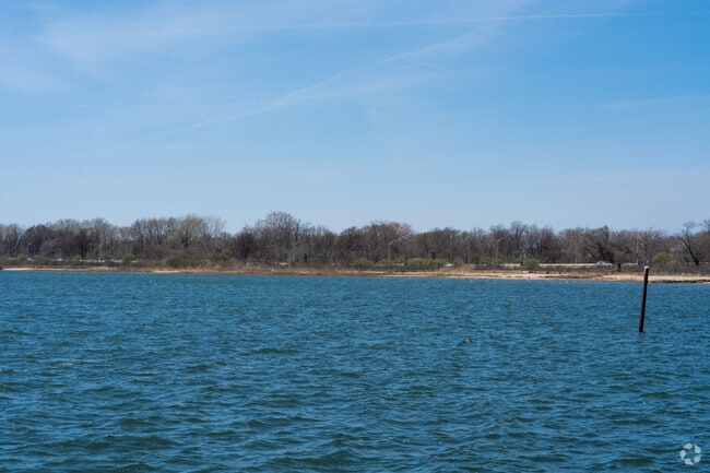 Canarsie Park's Waterfront: A Place for Leisure and Serenity