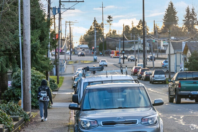 Many of the Cascade View neighborhood areas have amenities within walking distance.